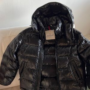 Moncler kids unisex puffer jacket-excellent condition